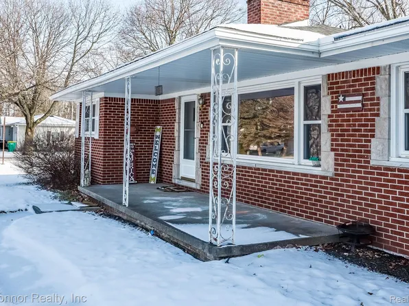 3178 Oakwood Dr, Port Huron, MI 48060