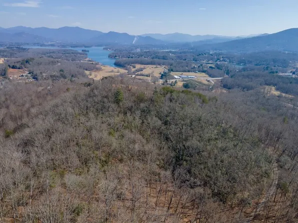 536 McDonald Overlook Dr, Hayesville, NC 28904