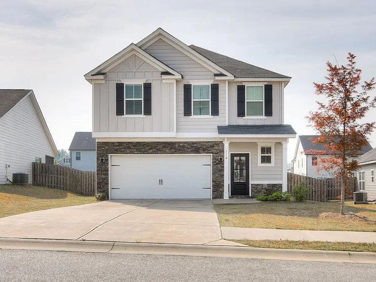 716 Navan Ln — Photo 1