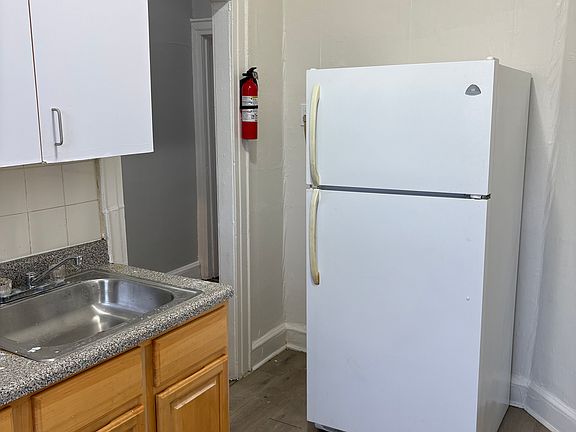 4th image of 239 Fowler Ave #D