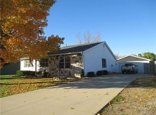 3352 Lake Dr, Fort Gratiot, MI
