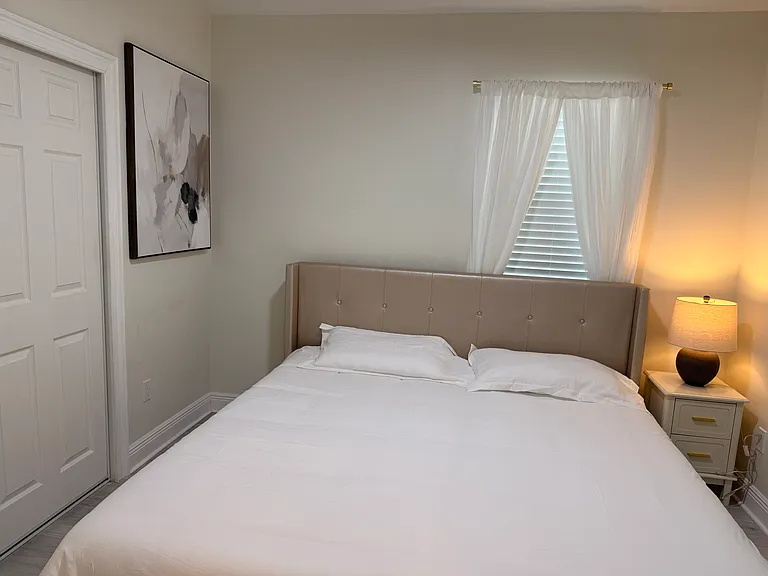 4202 W Palmira Ave — Photo 14