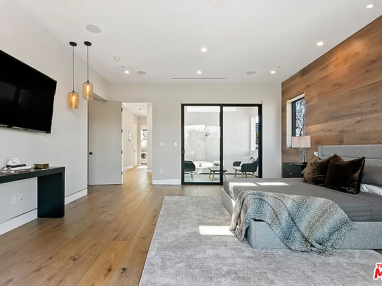 6347 Maryland Dr — Photo 11