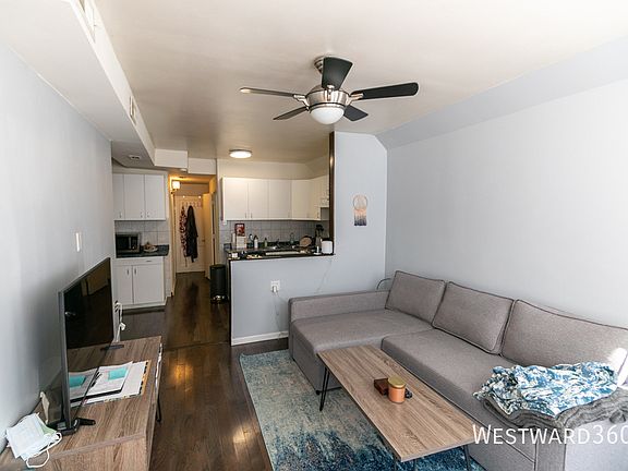 2nd image of 1019 N Paulina St #1F