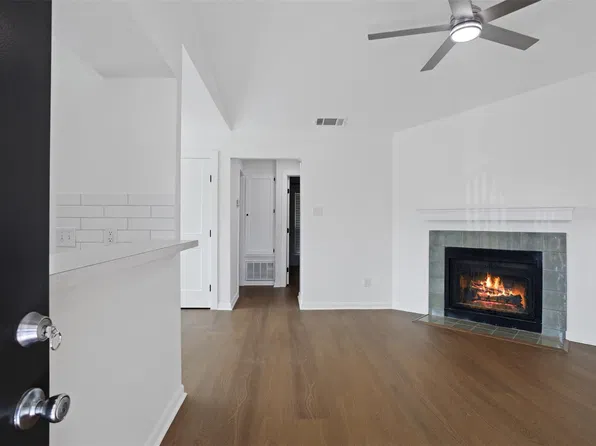 10616 Mellow Mdws APT 5B, Austin, TX 78750
