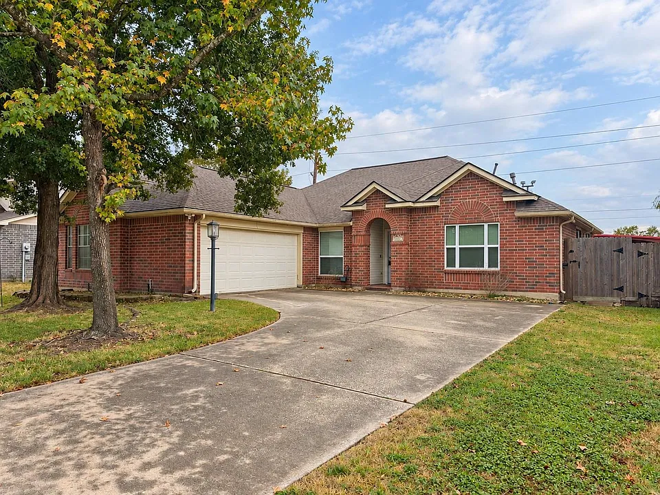 22219 Singleleaf Ln