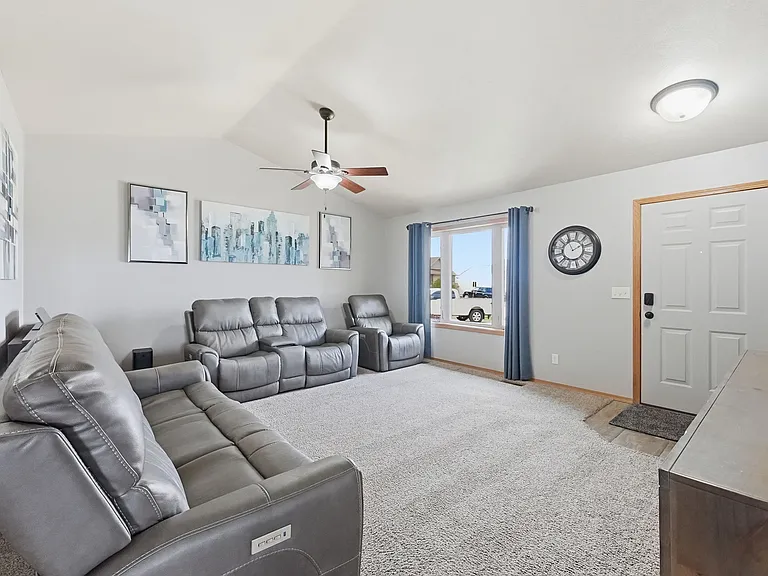 5904 S Mandy Cir — Photo 4