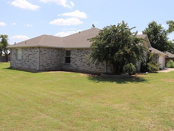 4th image of 120 Cottonwood Dr