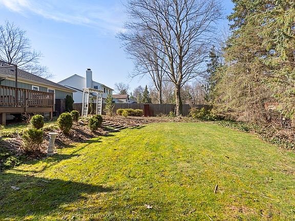 4th image of 91 Apple Creek Ln
