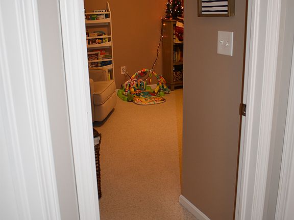 4th image of 5151 Winthrop Dr