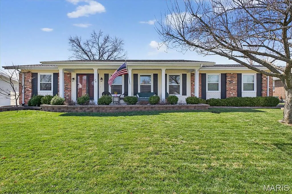 26 Grant Dr photo 1