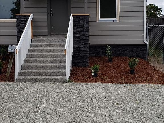 4th image of 3327 S Alaska St