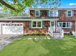 160 Hunter Rd, Fairfield, CT 06824