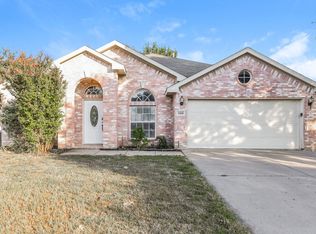 1100 Hillwood Dr, Saginaw, TX 76179