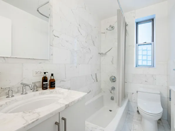 85 East End Avenue 16B image 3 of 9