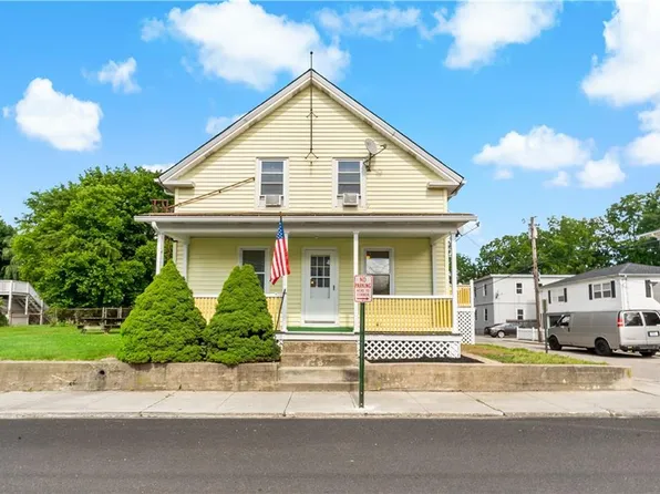 29 Willow St, West Warwick, RI 02893