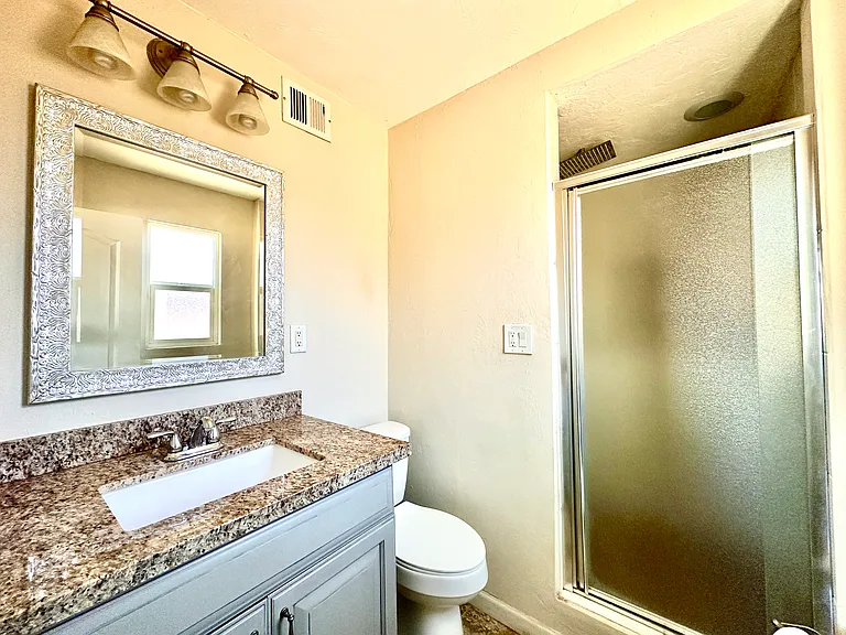 267 E Millett Ave — Photo 8