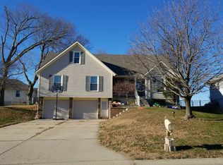 2200 N Salem Dr, Independence, MO 64058