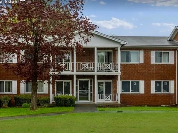 40 Bayberry Dr APT 4, Sharon, MA 02067