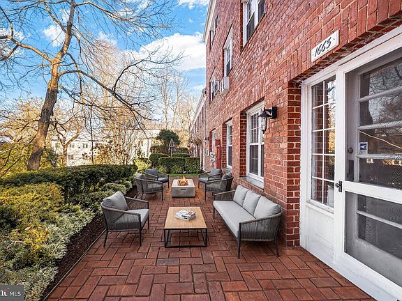 3rd image of 1663 Fitzgerald Ln