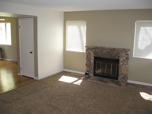 3rd image of 548 Quail Bush Ct