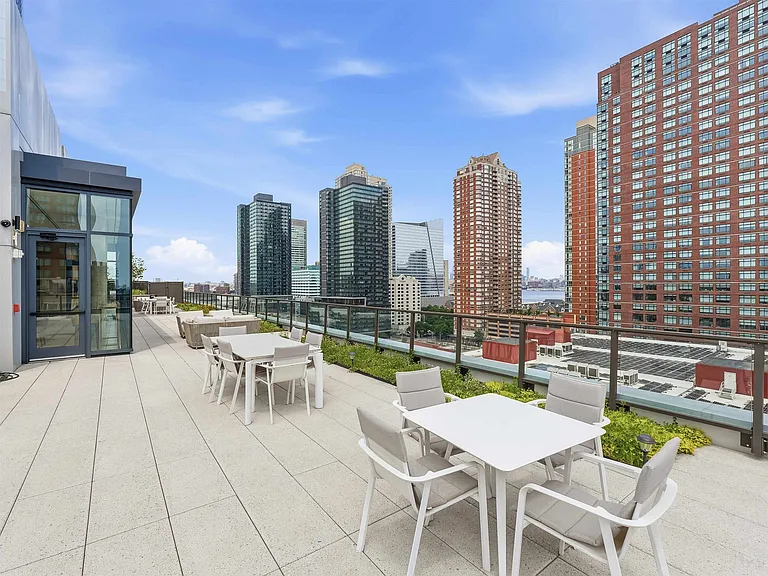144 1st St #5H — Photo 21