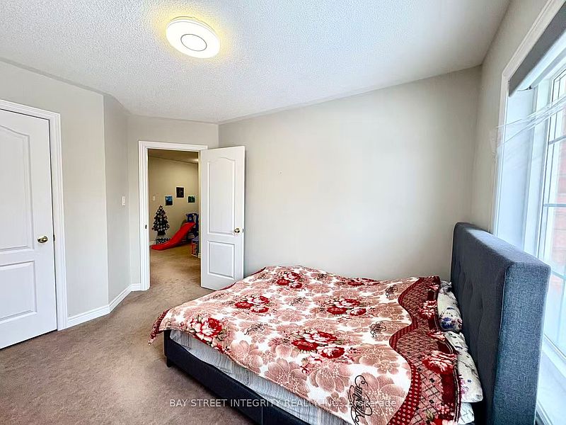 Richmond Hill Townhouse for rent - 4 Bedrooms — photo 22