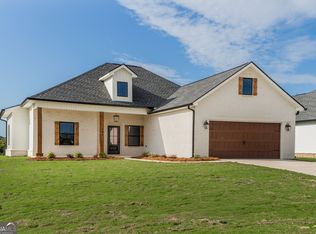 141 Early Dr, Byron, GA 31008