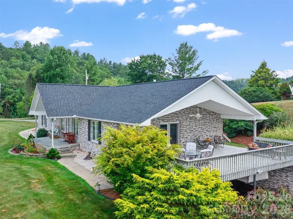 124 W Dogwood Cir, Burnsville, NC 28714