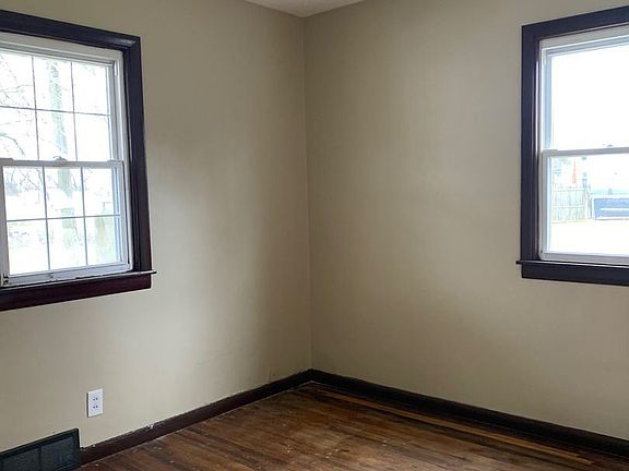 2nd image of 467 Collins Dr