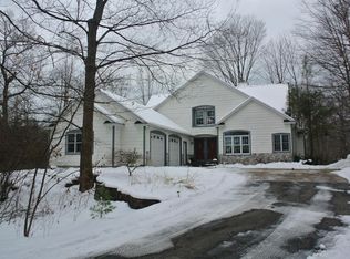 4742 64th St, Holland, MI 49423