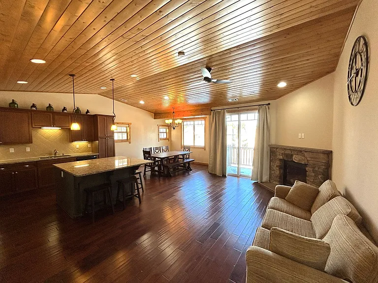 11357 Brockway Rd — Photo 3