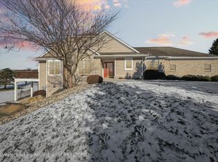 410 Burgenstock Dr #21, Lansing, MI 48917
