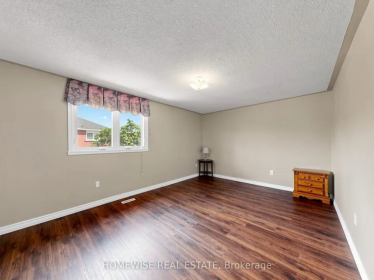 11 Briarcliffe Cres — Photo 21