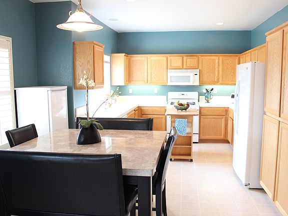 4th image of 559 Regency Park Cir