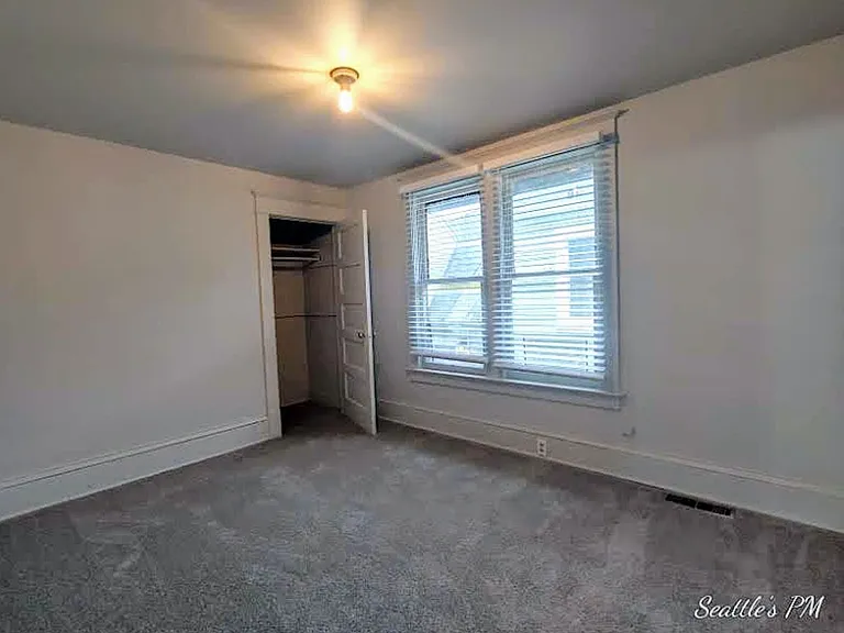 843 NE 56th St — Photo 12