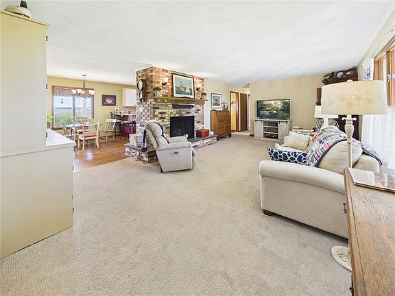 4th image of 2262 Zumbrum Rd