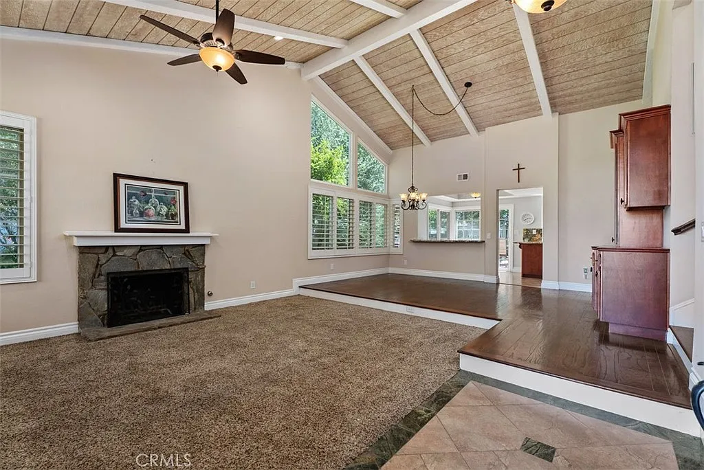 4 bed, 2484 sqft, $5,600 — Photo 4