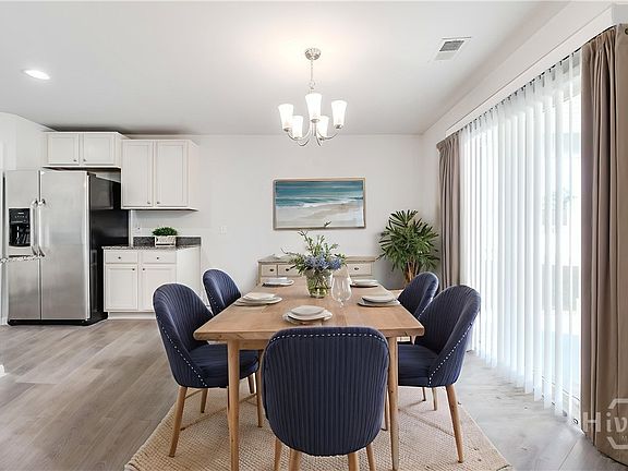 4th image of 15 Hawkhorn Court
