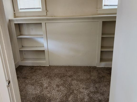 3rd image of 2515 Jackson Ave