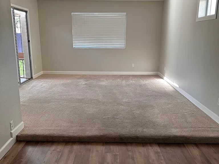 202 E Huntington Dr — Photo 13