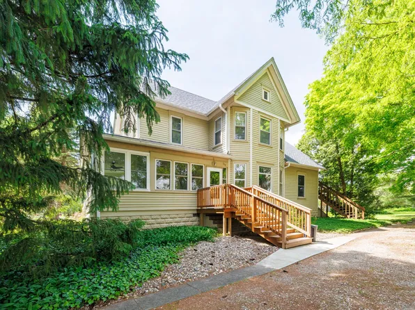 308 E Iroquois St, Kentland, IN 47951