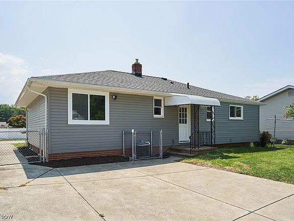 5th image of 35477 Hobbie Dr