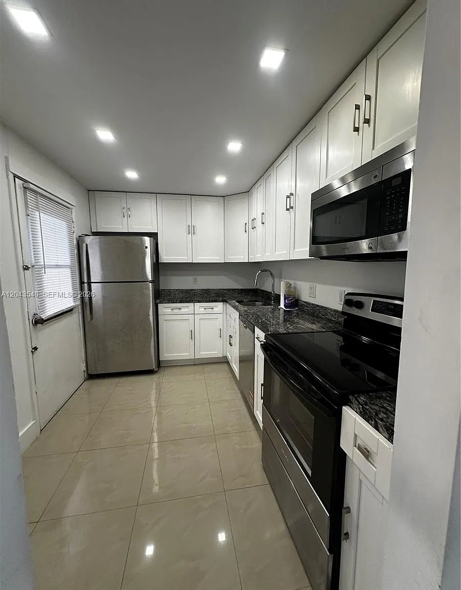 Ensenada Condo Bldg E-Ii — Photo 3