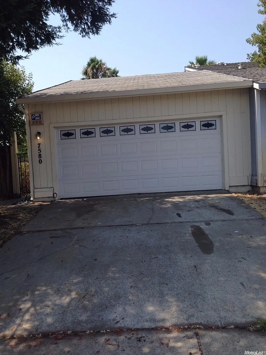 7580 Waterwillow Dr photo 1
