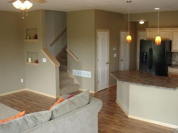 5th image of 1820 Sara Ct