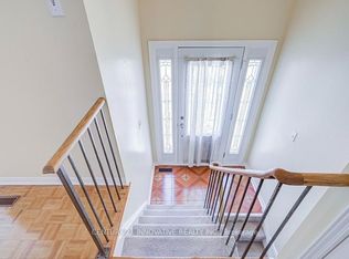 9 Capstan Ct, Toronto, ON M3L 2M9