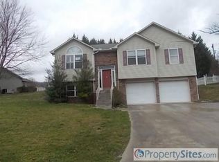 163 Springfield Ln, Jacksboro, TN 37757