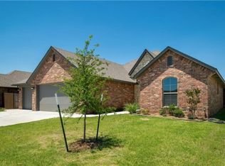 11209 SW 39th St, Mustang, OK 73064