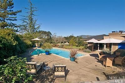 1st image of 17 Pinehurst Cir